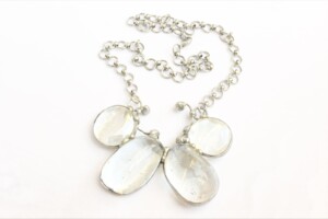 Collar en cristal blanco Collar en cristal blanco